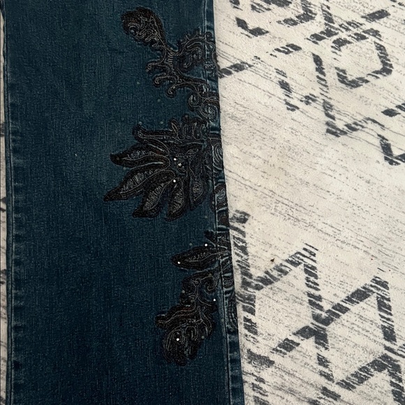 2000s Embroidered Jeans - Picture 2 of 5